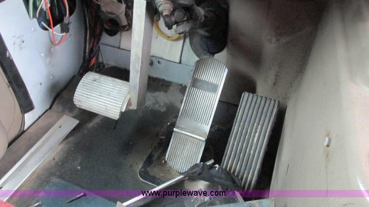 image for item G9283 2007 International 9400i semi truck