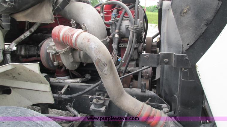 image for item G9283 2007 International 9400i semi truck