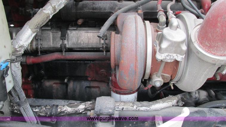 image for item G9283 2007 International 9400i semi truck