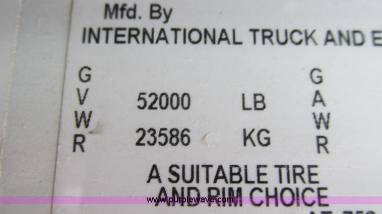 image for item G9283 2007 International 9400i semi truck