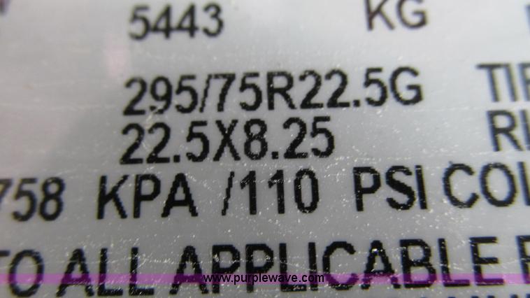 image for item G9283 2007 International 9400i semi truck