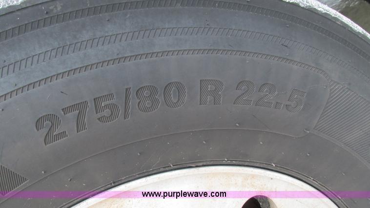 image for item G9284 1998 Kenworth T800 semi truck