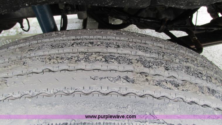 image for item G9284 1998 Kenworth T800 semi truck