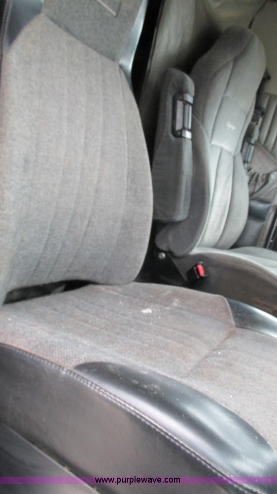 image for item G9284 1998 Kenworth T800 semi truck