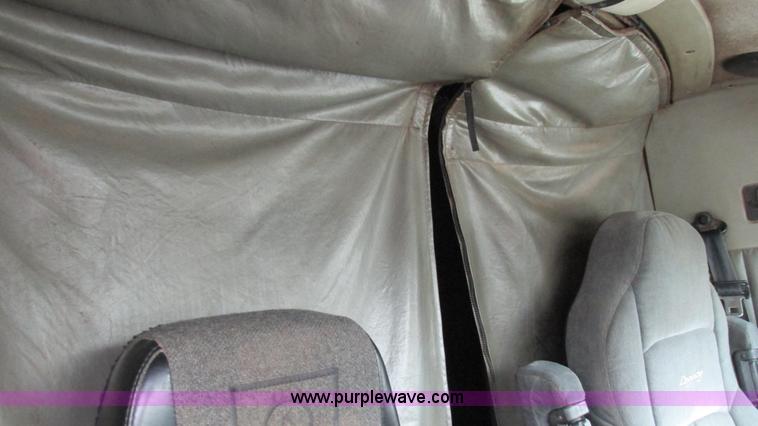 image for item G9284 1998 Kenworth T800 semi truck