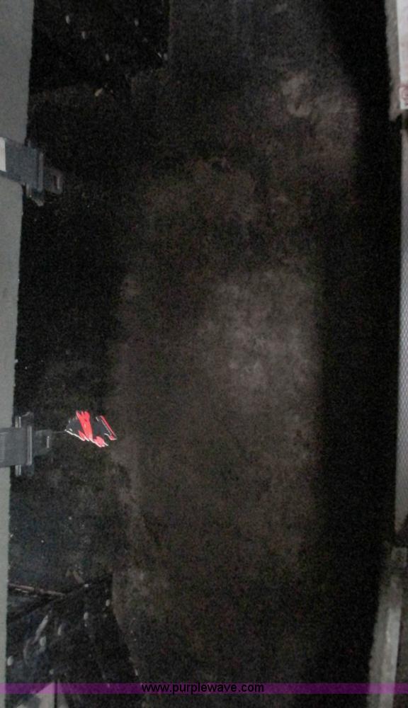 image for item G9284 1998 Kenworth T800 semi truck