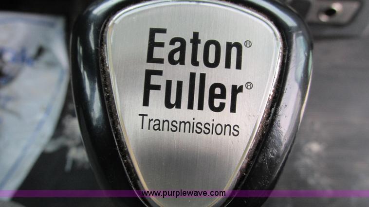 image for item G9284 1998 Kenworth T800 semi truck