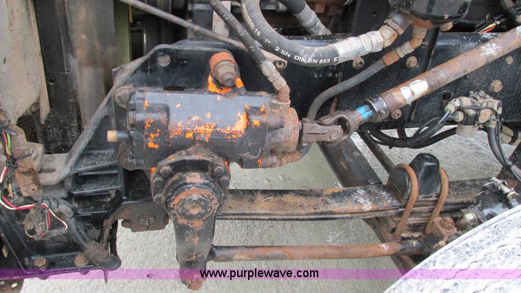 image for item G9284 1998 Kenworth T800 semi truck