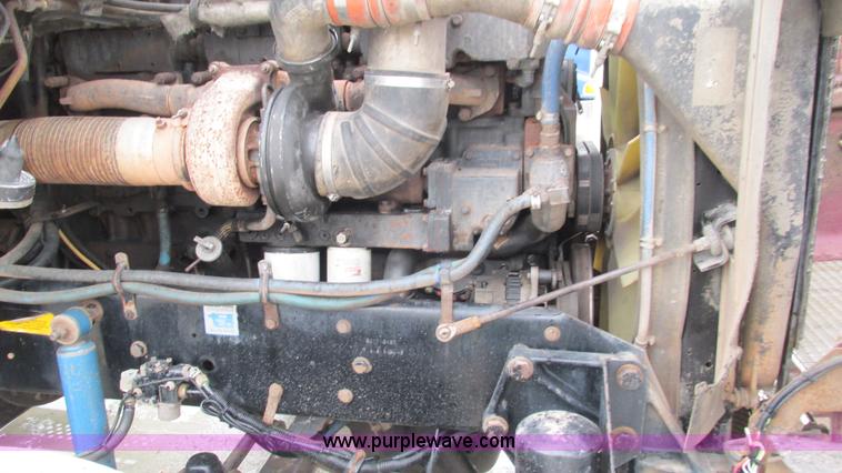 image for item G9284 1998 Kenworth T800 semi truck