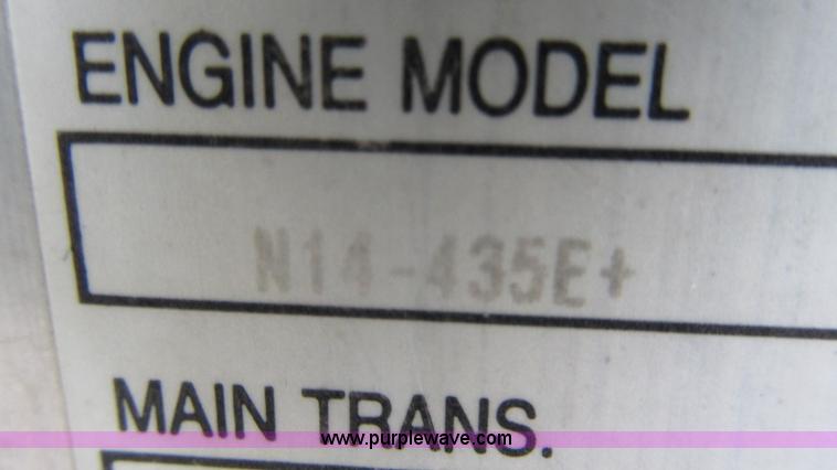 image for item G9284 1998 Kenworth T800 semi truck