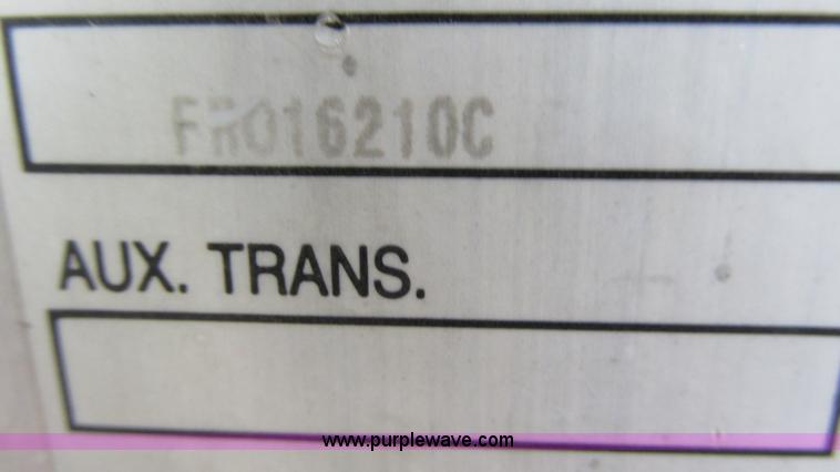 image for item G9284 1998 Kenworth T800 semi truck