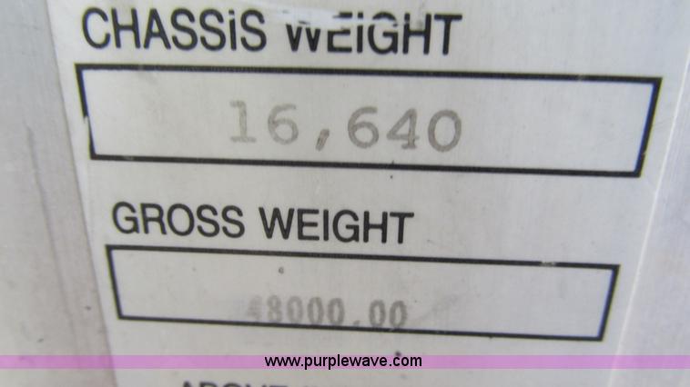 image for item G9284 1998 Kenworth T800 semi truck