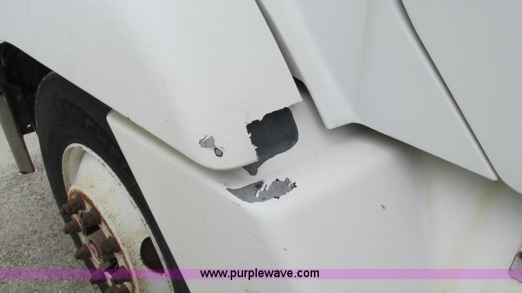 image for item G9285 2000 Freightliner Century Class C120 semi truck