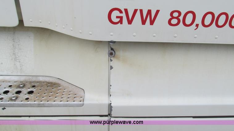 image for item G9285 2000 Freightliner Century Class C120 semi truck