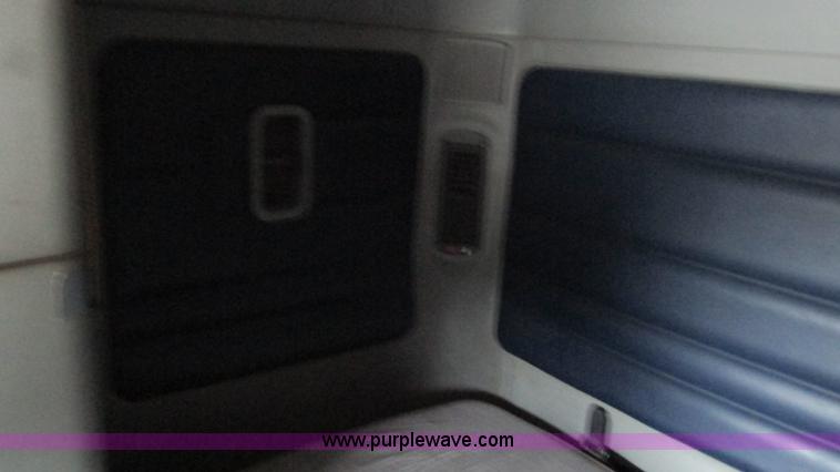 image for item G9285 2000 Freightliner Century Class C120 semi truck