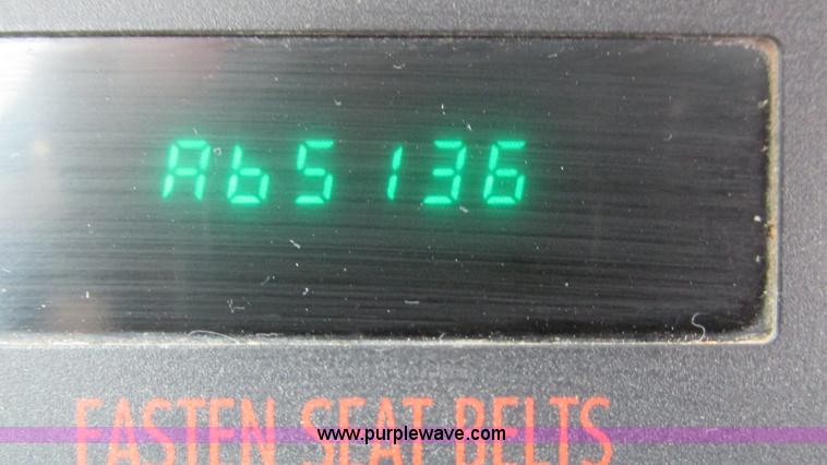 image for item G9285 2000 Freightliner Century Class C120 semi truck