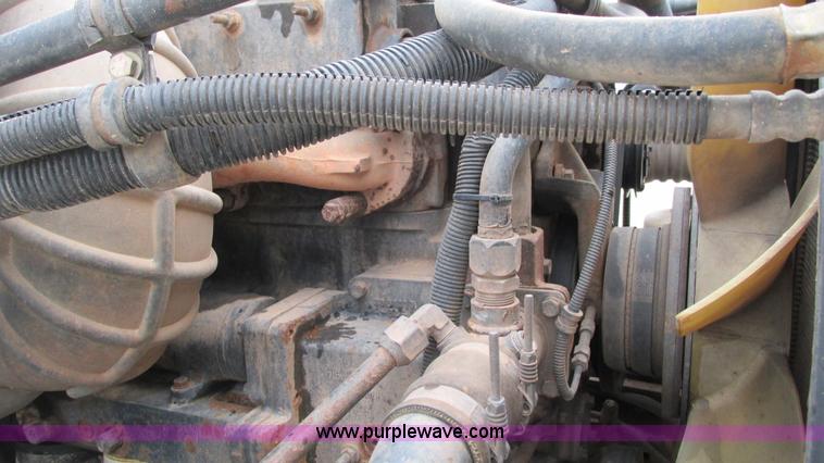 image for item G9285 2000 Freightliner Century Class C120 semi truck