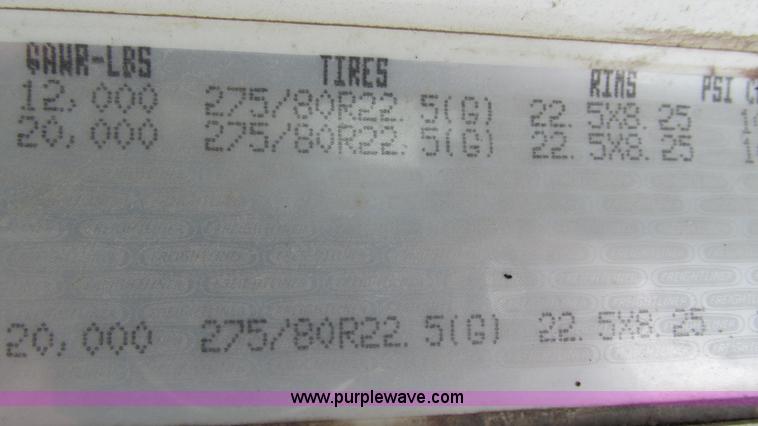 image for item G9285 2000 Freightliner Century Class C120 semi truck