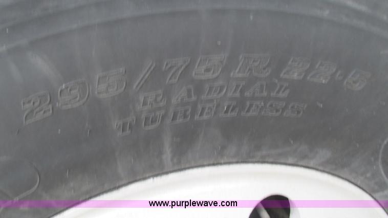 image for item G9286 1998 Peterbilt 377 semi truck