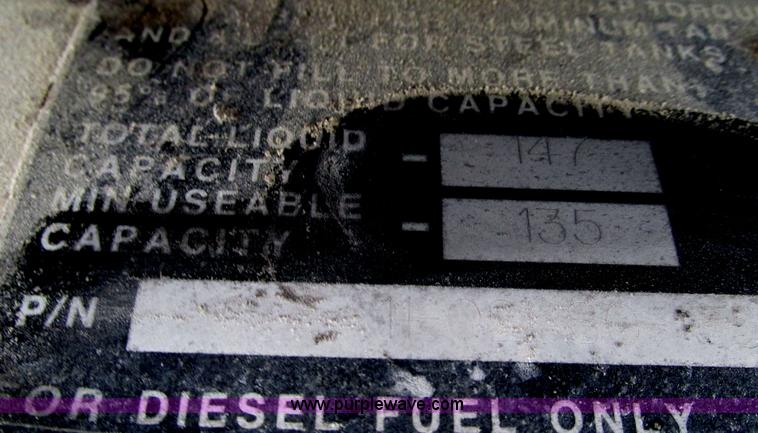 image for item G9286 1998 Peterbilt 377 semi truck