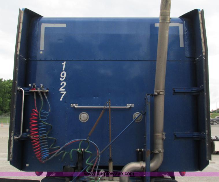 image for item G9286 1998 Peterbilt 377 semi truck