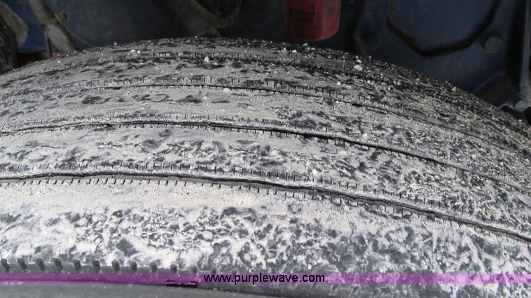 image for item G9286 1998 Peterbilt 377 semi truck