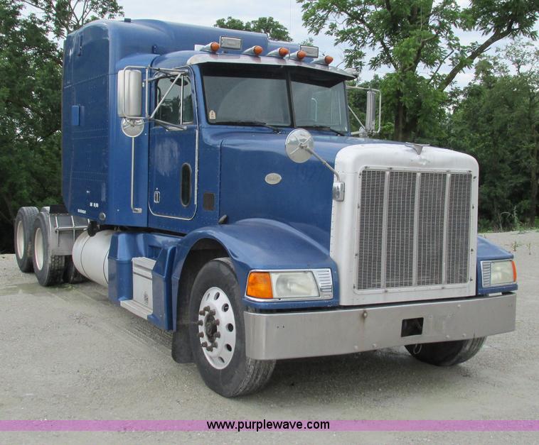 image for item G9286 1998 Peterbilt 377 semi truck