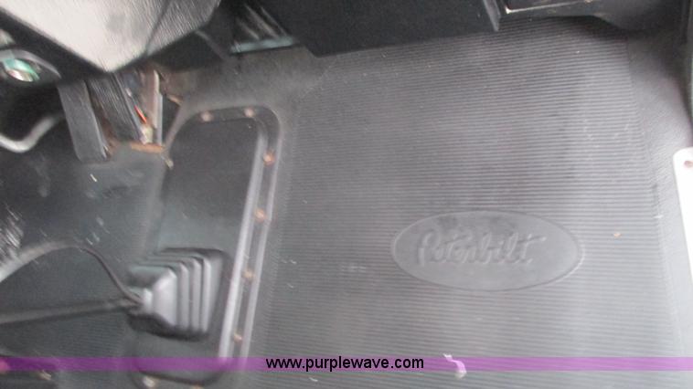 image for item G9286 1998 Peterbilt 377 semi truck