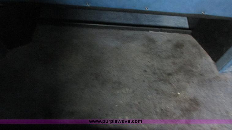 image for item G9286 1998 Peterbilt 377 semi truck