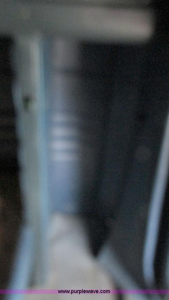 image for item G9286 1998 Peterbilt 377 semi truck