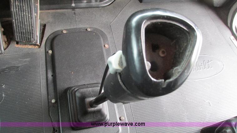 image for item G9286 1998 Peterbilt 377 semi truck