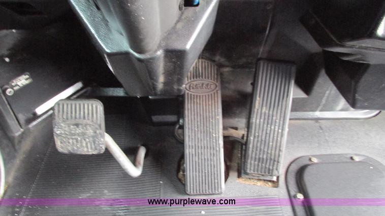 image for item G9286 1998 Peterbilt 377 semi truck