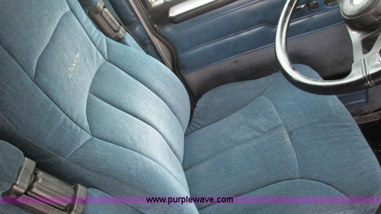 image for item G9286 1998 Peterbilt 377 semi truck