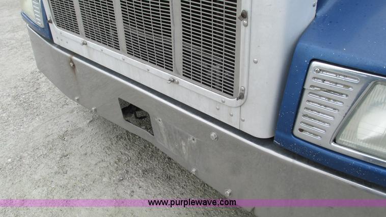 image for item G9286 1998 Peterbilt 377 semi truck
