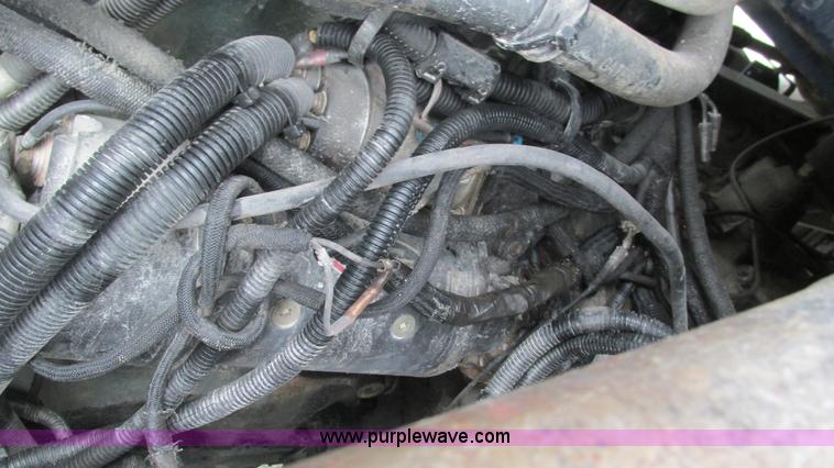 image for item G9286 1998 Peterbilt 377 semi truck