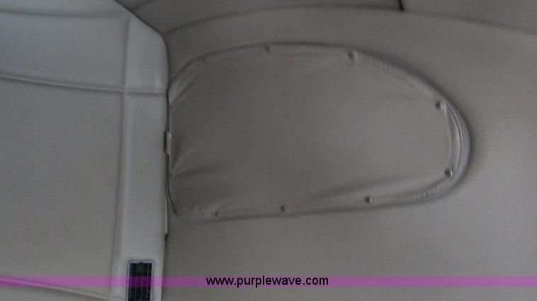 image for item G9287 2001 Peterbilt 387 semi truck