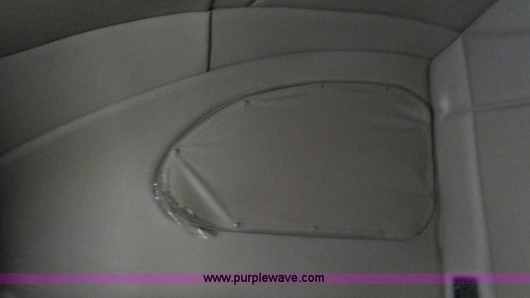 image for item G9287 2001 Peterbilt 387 semi truck