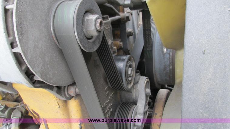 image for item G9287 2001 Peterbilt 387 semi truck