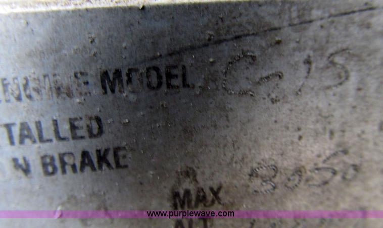 image for item G9287 2001 Peterbilt 387 semi truck