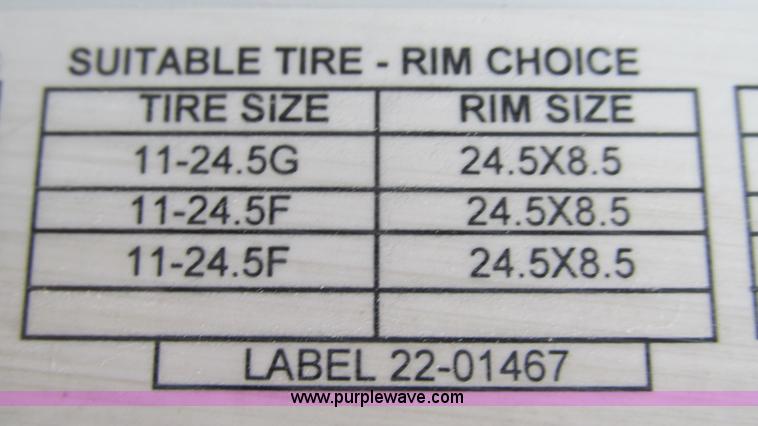 image for item G9287 2001 Peterbilt 387 semi truck