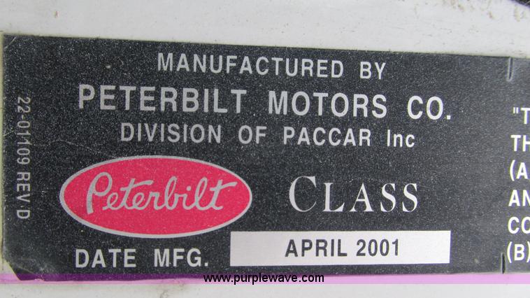 image for item G9287 2001 Peterbilt 387 semi truck