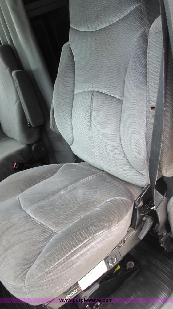 image for item G9290 1999 Freightliner C120 semi truck