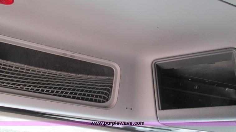 image for item G9290 1999 Freightliner C120 semi truck