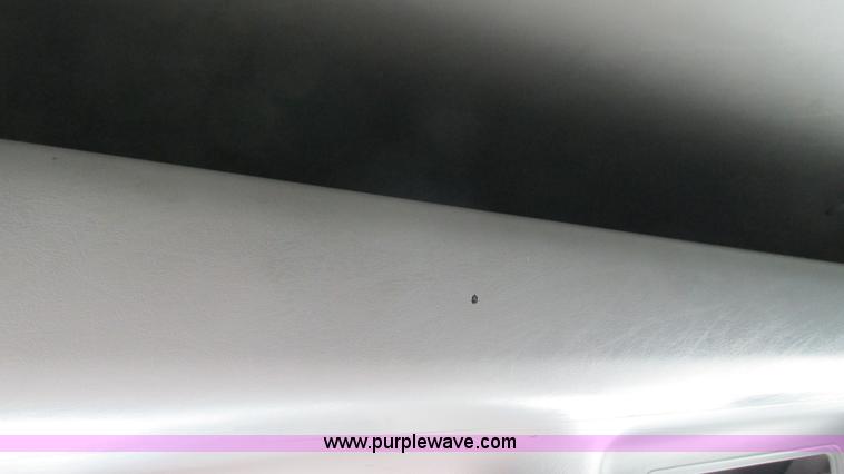 image for item G9290 1999 Freightliner C120 semi truck