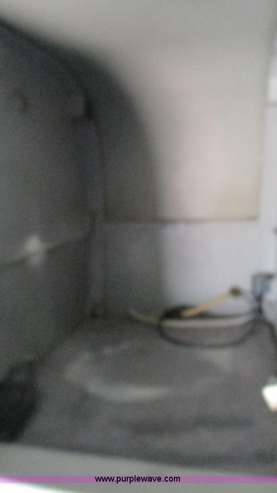 image for item G9290 1999 Freightliner C120 semi truck