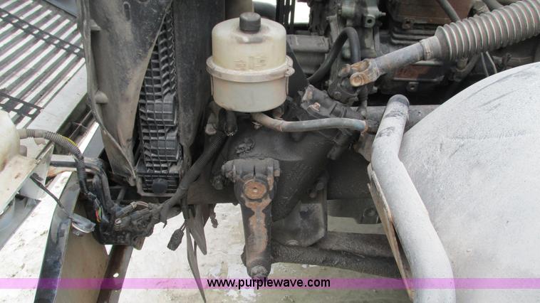 image for item G9290 1999 Freightliner C120 semi truck