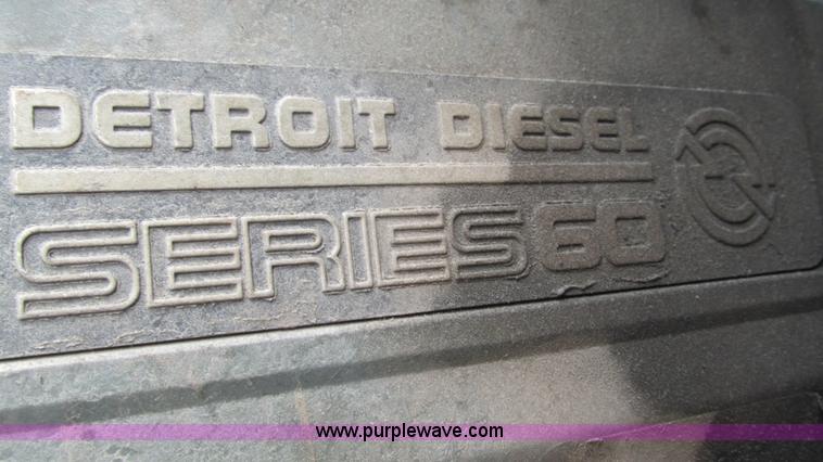 image for item G9290 1999 Freightliner C120 semi truck