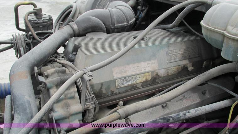 image for item G9290 1999 Freightliner C120 semi truck