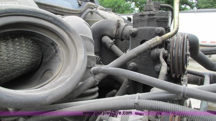 image for item G9290 1999 Freightliner C120 semi truck