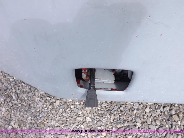 image for item H1833 1988 Volvo WIA semi truck